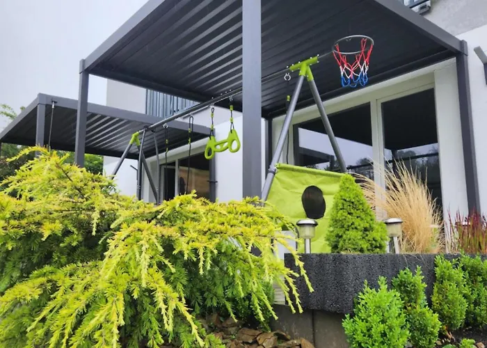 Przystan Family Pod Ochodzita Vila *