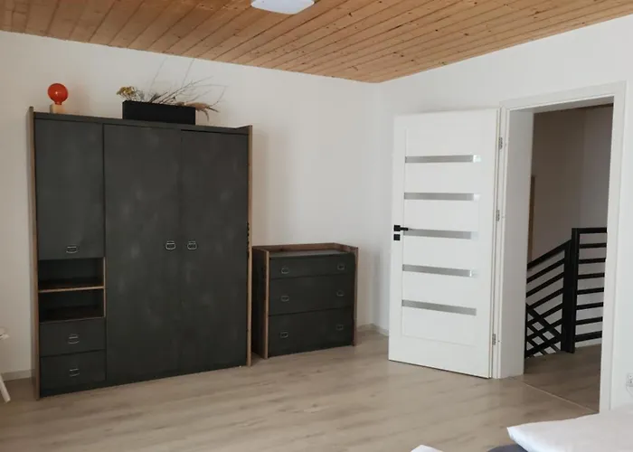 Przystan Family Pod Ochodzita Vila *